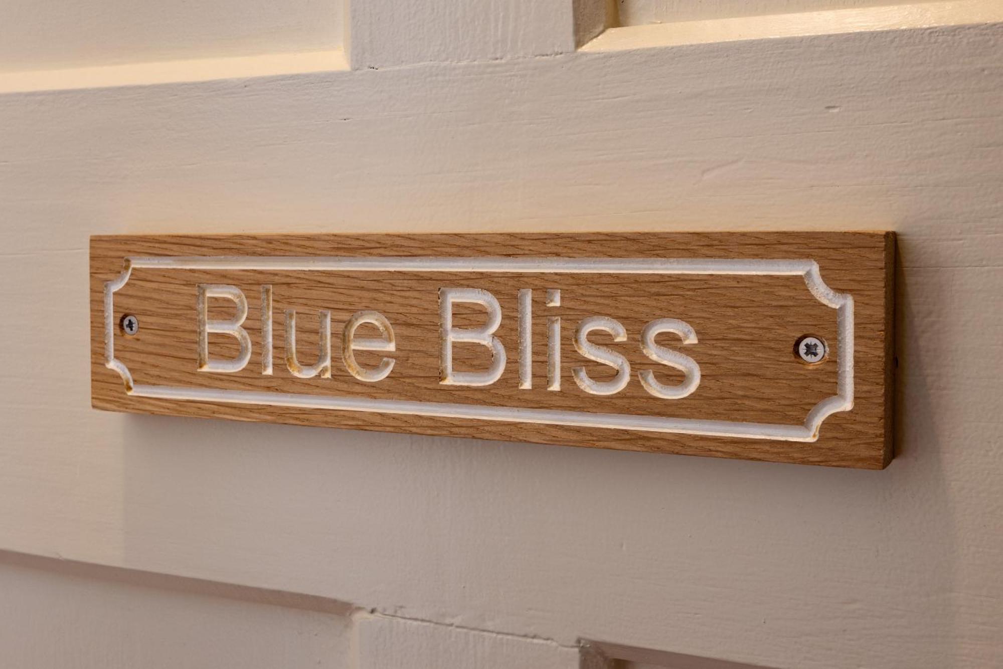 Blue Bliss - Sumptuous, Period Apartment Chagford Bagian luar foto