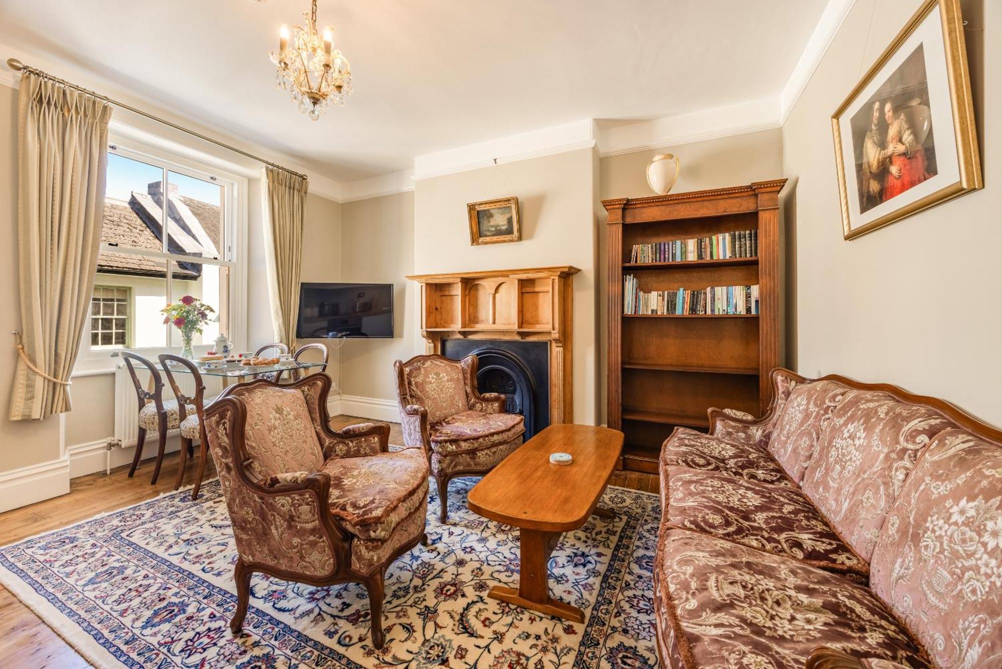 Blue Bliss - Sumptuous, Period Apartment Chagford Bagian luar foto