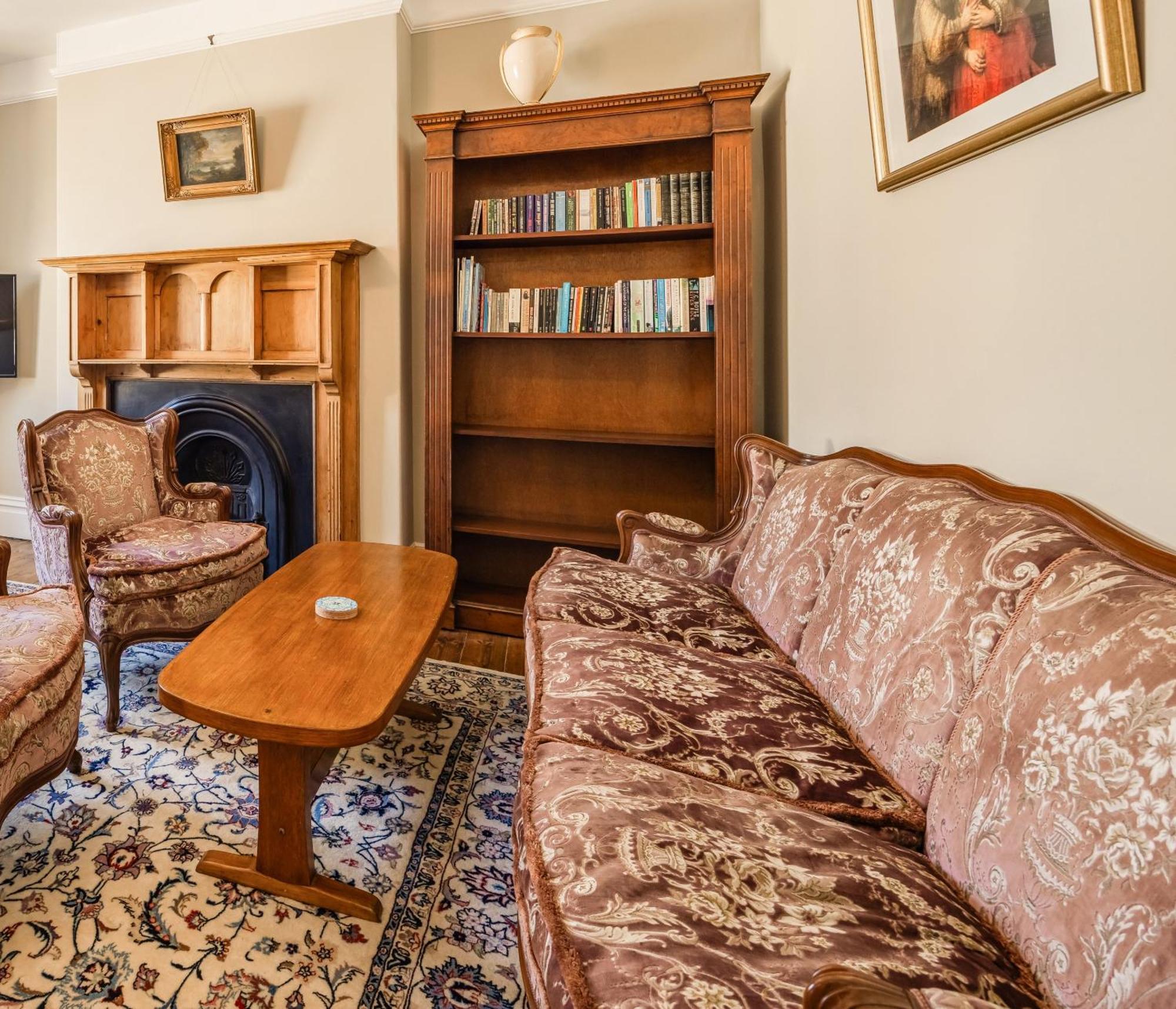 Blue Bliss - Sumptuous, Period Apartment Chagford Bagian luar foto