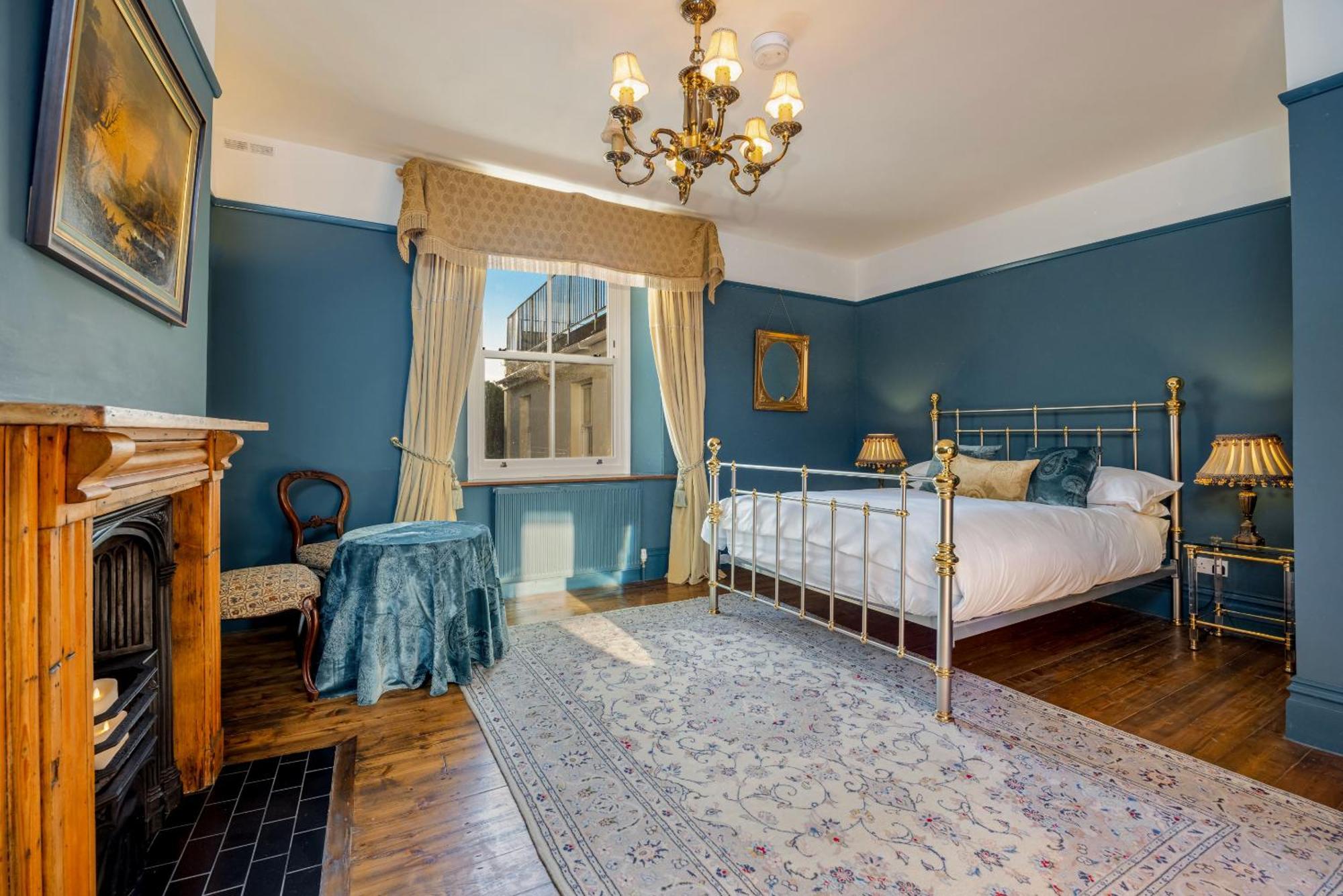 Blue Bliss - Sumptuous, Period Apartment Chagford Ruang foto