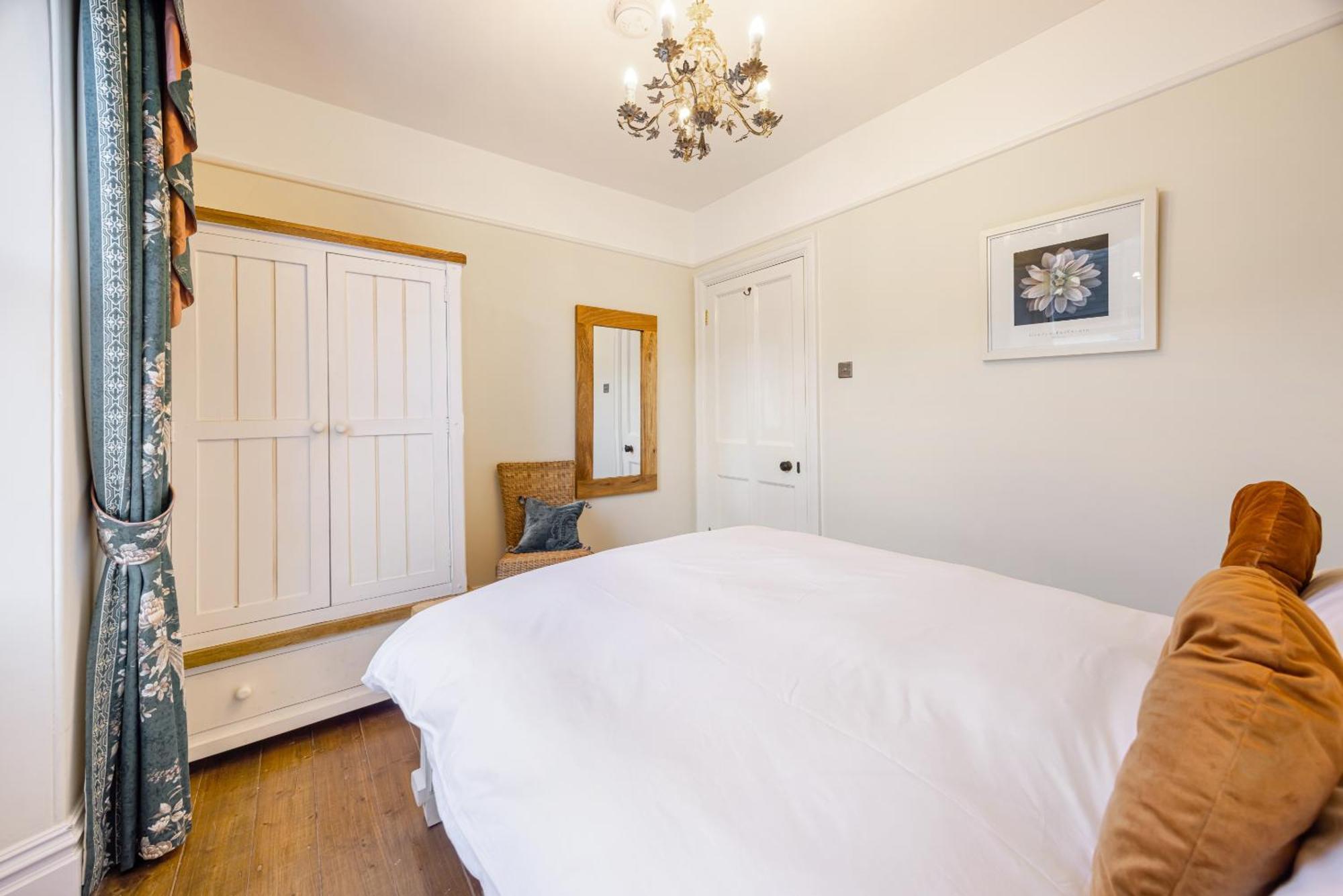 Blue Bliss - Sumptuous, Period Apartment Chagford Ruang foto
